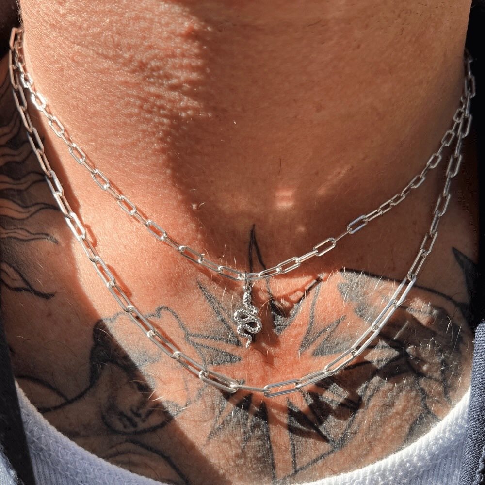 Introducing the ultimate accessory for personalisation: the customisable necklace! Our small paperclip chain offers a delicate and stylish look that will elevate any outfit. But the best part is that you get to choose your own charm!